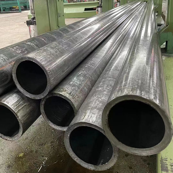 16Mo3 Seamless alloy steel pipe